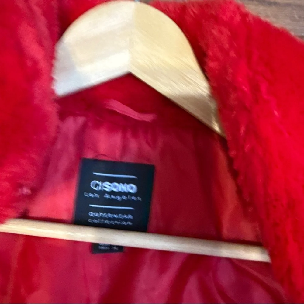 Galentines fur statement piece feminine fur coat - Picture 2 of 4